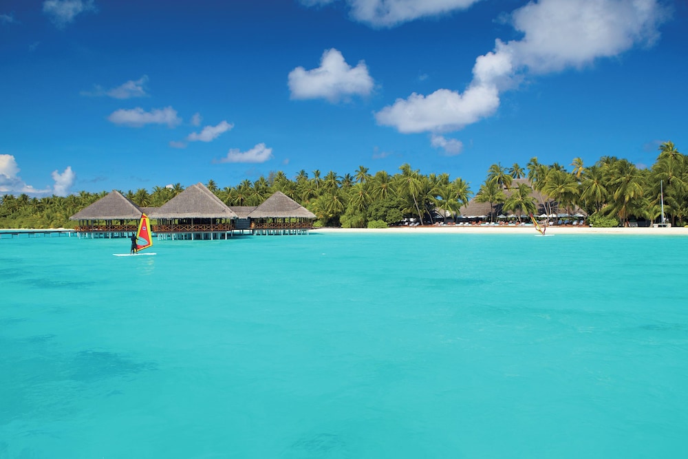 Medhufushi Island Resort 75/96