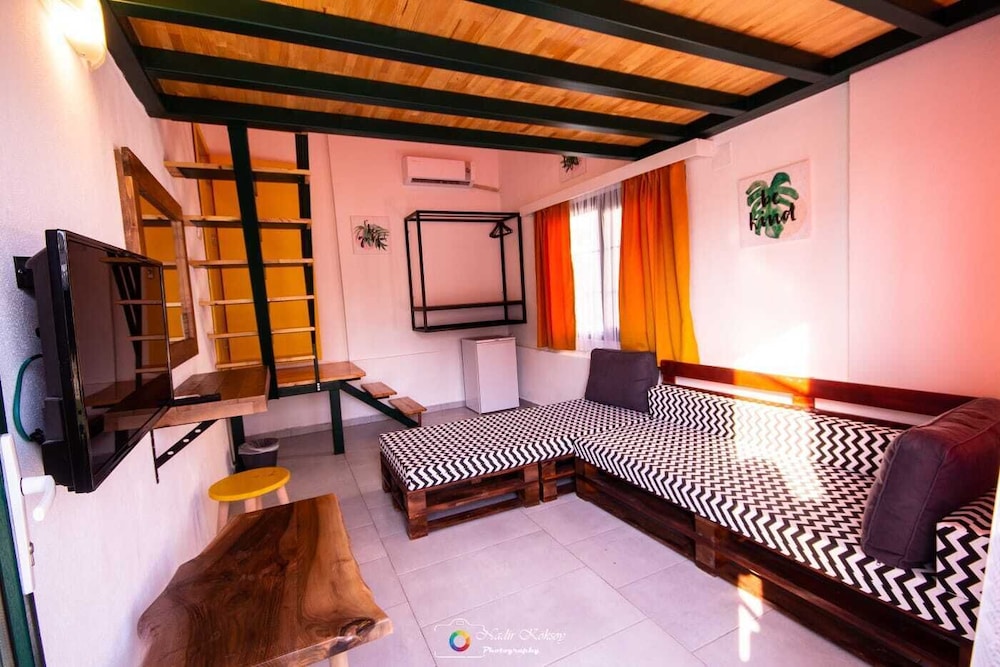 Limon Inn Hotel 38/60