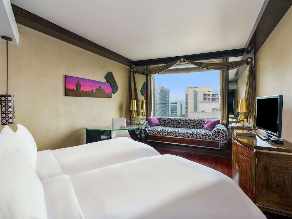 Luxury, King Bed