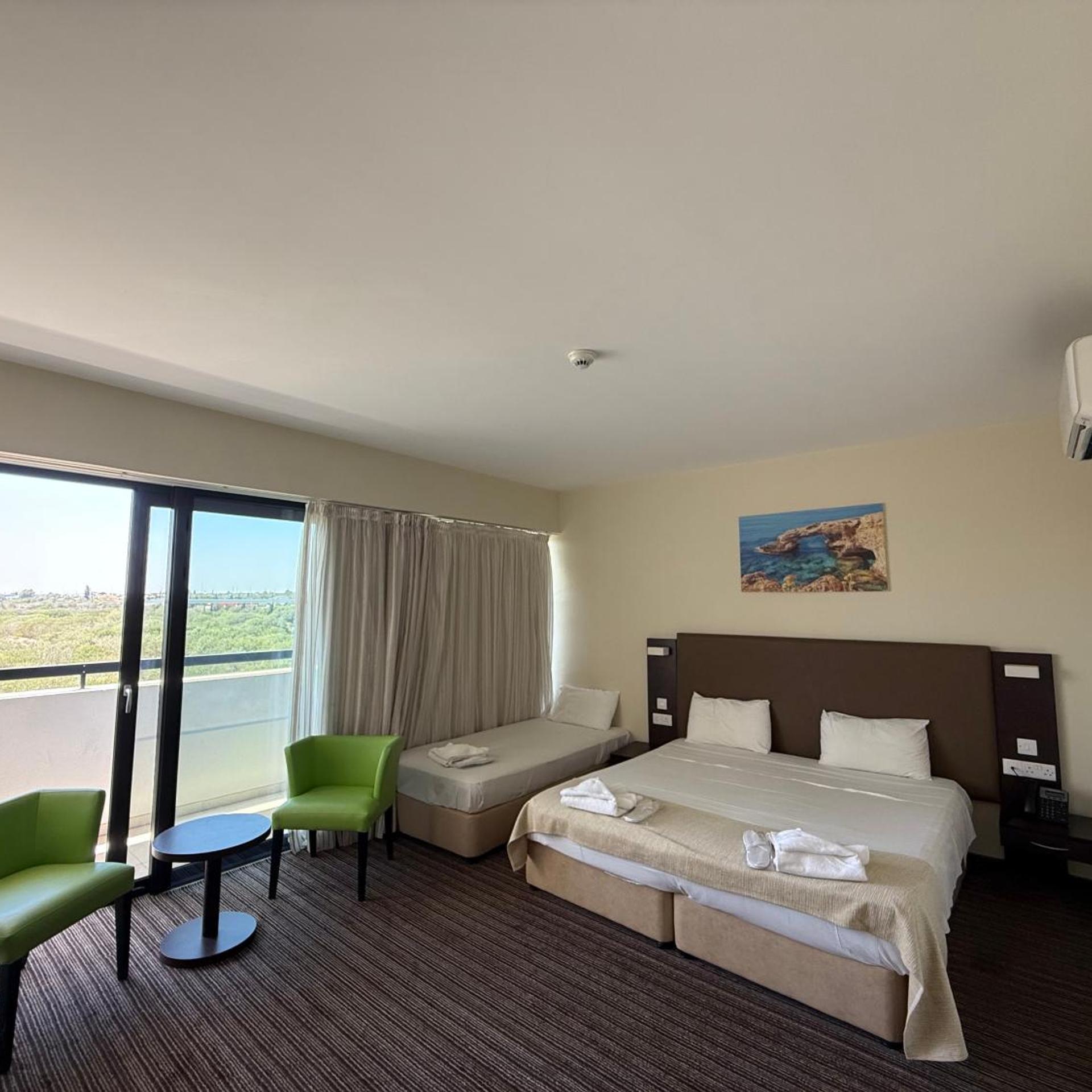 Superior, Double or Twin Bed, Inland View