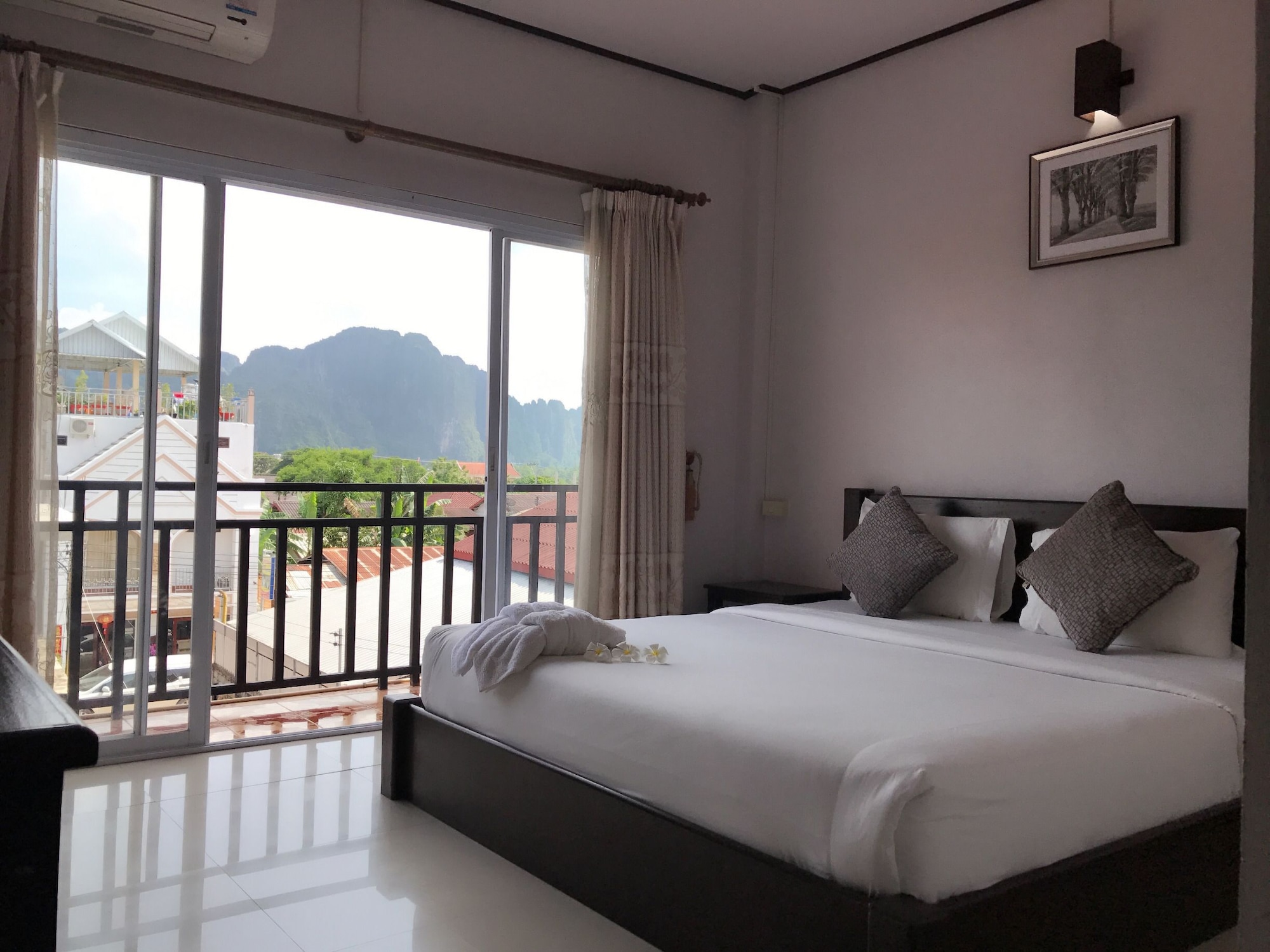 Room, Twin Beds, Balcony