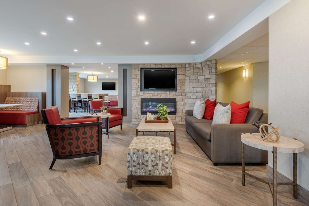 Spark by Hilton Oshawa 38/43