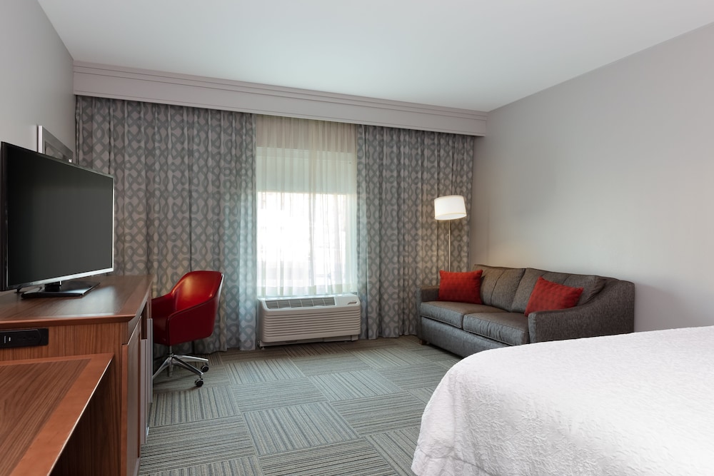 Hampton Inn Emersonlakepoint Ga 35/55