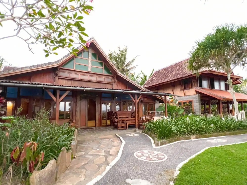 Pondok Pitaya Hotel Surfing & Yoga 5/50