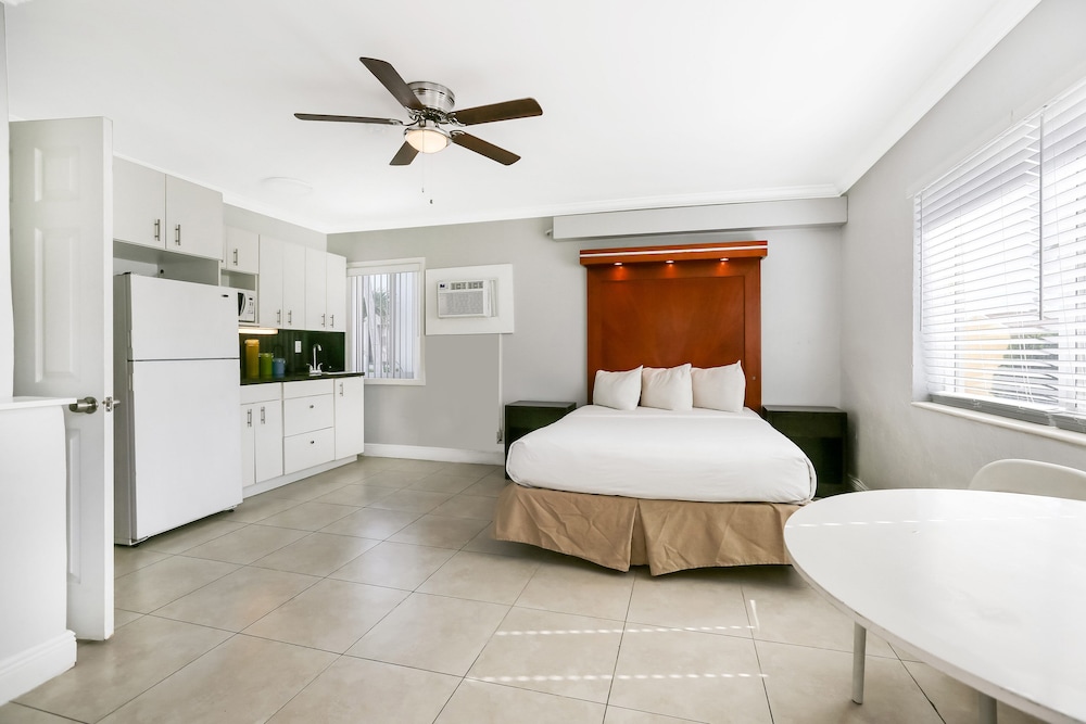 Hollywood Beach Hotels 54/92