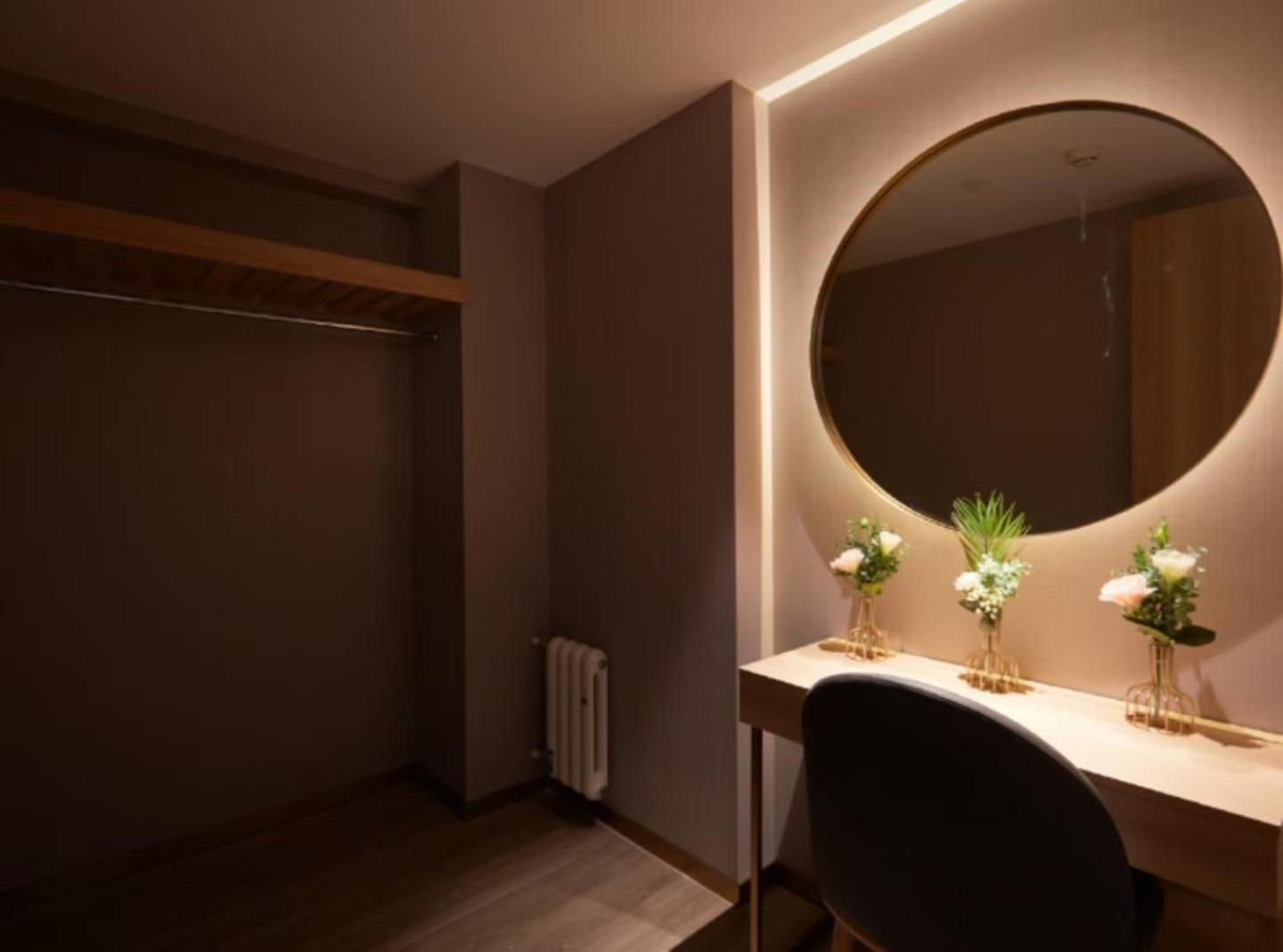 Orange Hotel (Beijing Yansha Liangma River) 49/50
