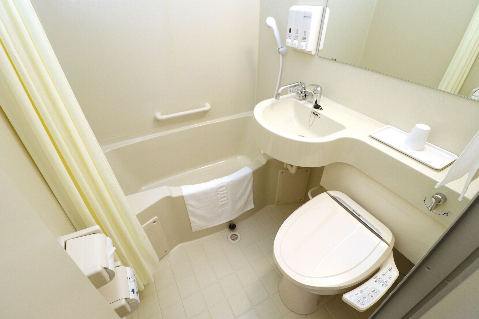 ROOM, TWIN BEDS