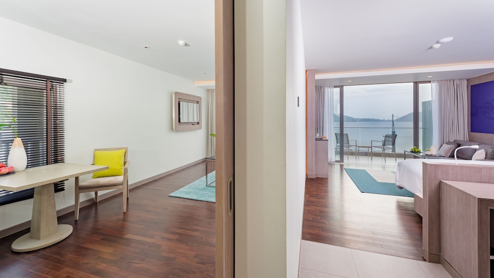 Oceanfront Beach Resort And Spa 50/50