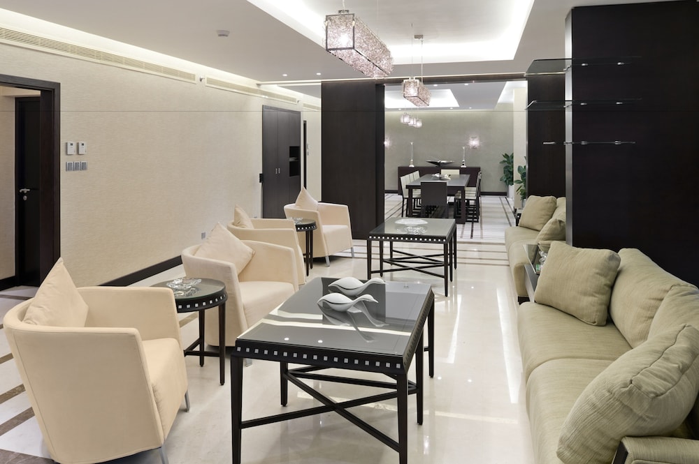 Crowne Plaza Jeddah 49/69