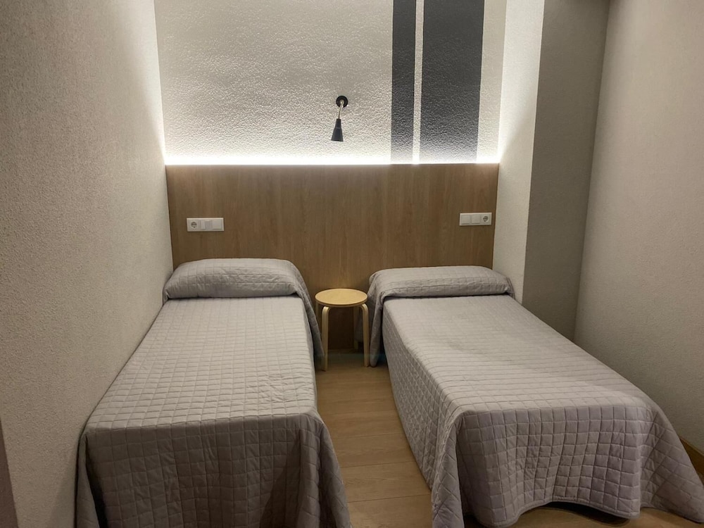 Hostal Uria 23/28