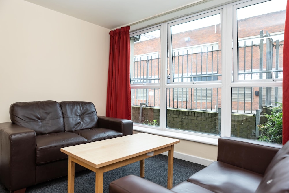 Albert Court Campus Accommodation 8/15