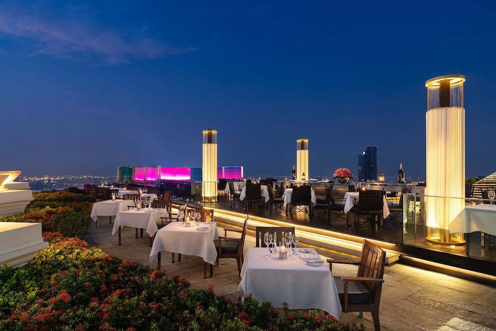 Lebua At State Tower Hotel 48/50