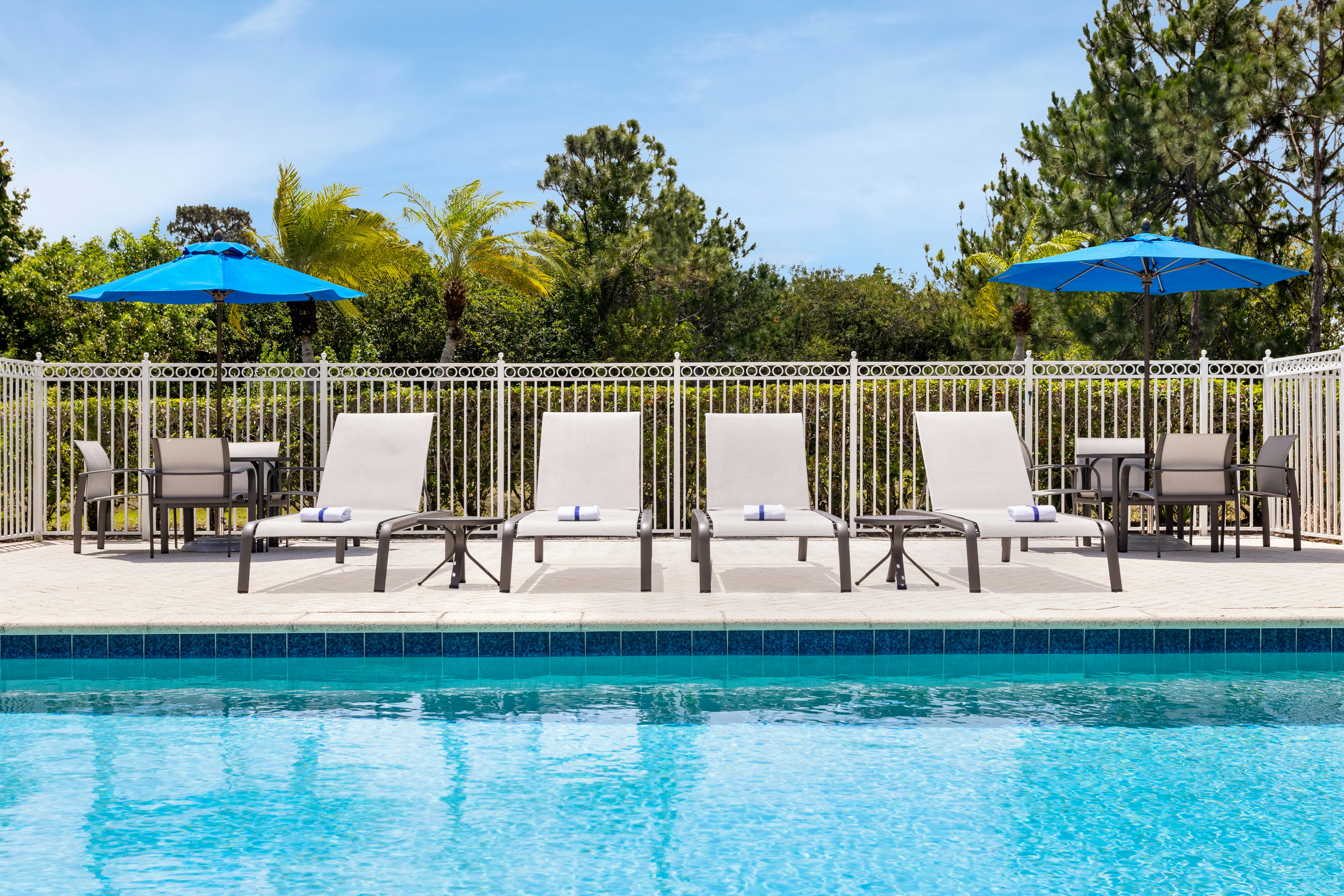 Holiday Inn Express Hotel Suites Fort Pierce West 56/58