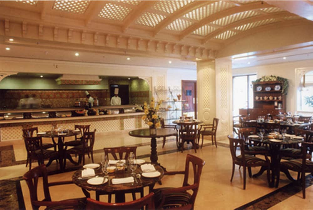 Radisson Hotel Jalandhar 37/50