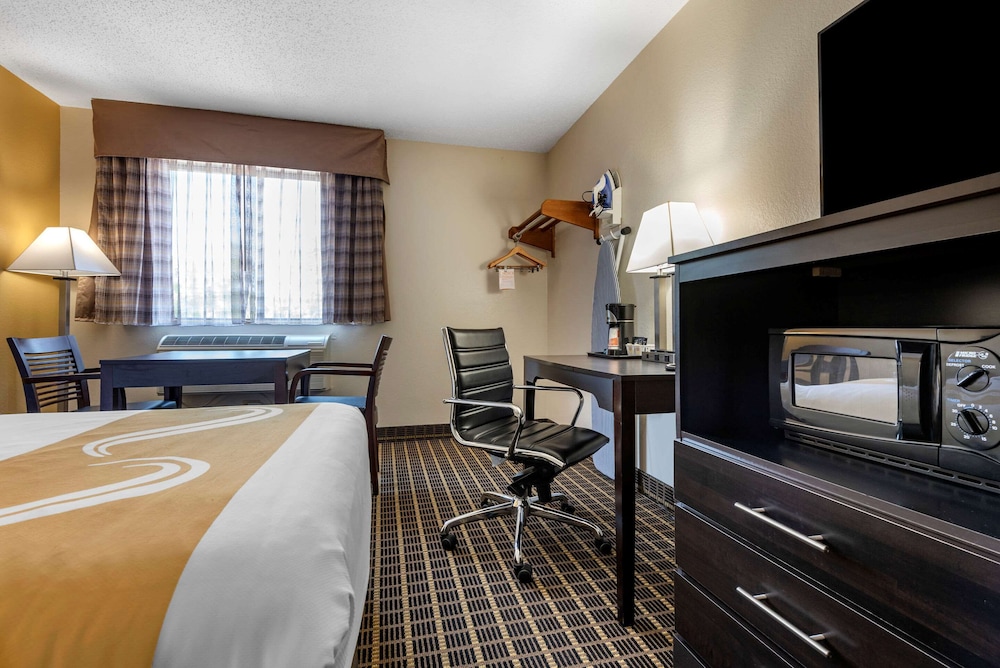 Quality Inn & Suites Warren PA 23/29