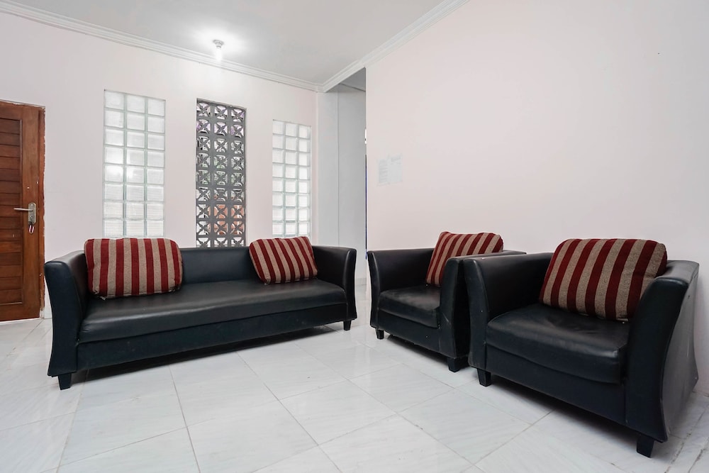 OYO 3006 Falisha Homestay Syariah 20/21