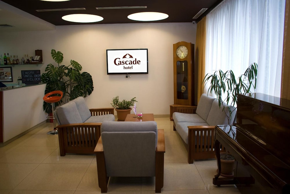 Cascade Hotel 31/46
