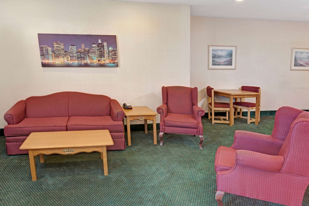 Red Lion Inn & Suites Elk Grove Village, IL 26/42
