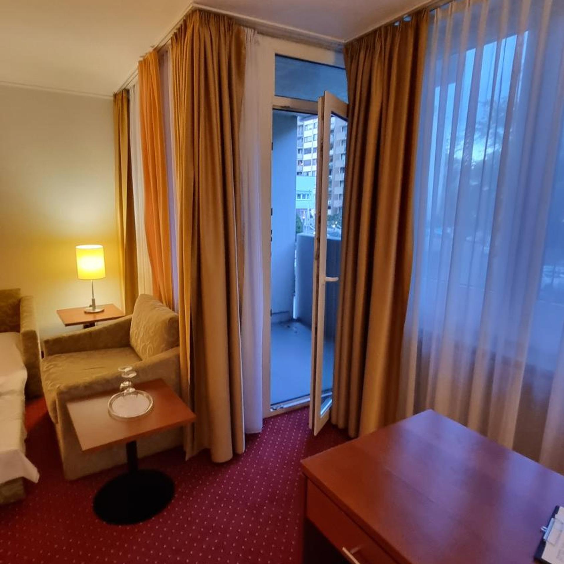 ROSENPARK LAURENSBERG HOTEL 30/45
