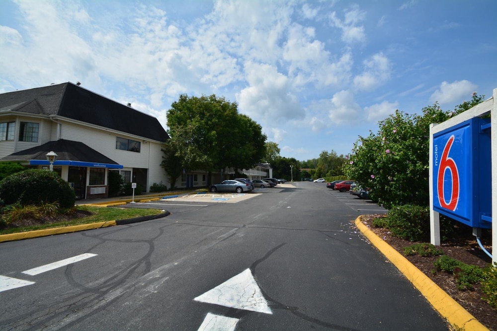Motel6 Wethersfield, CT - Hartford 51/66