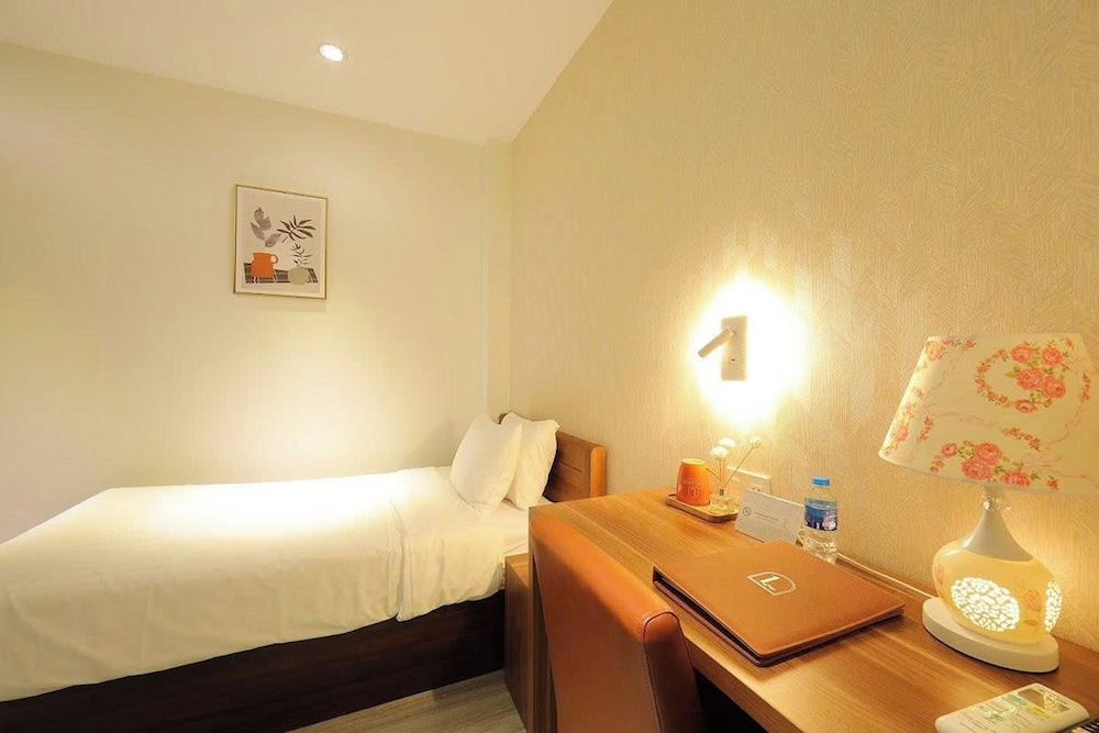 Lanura Apartments and Hotel 11/45