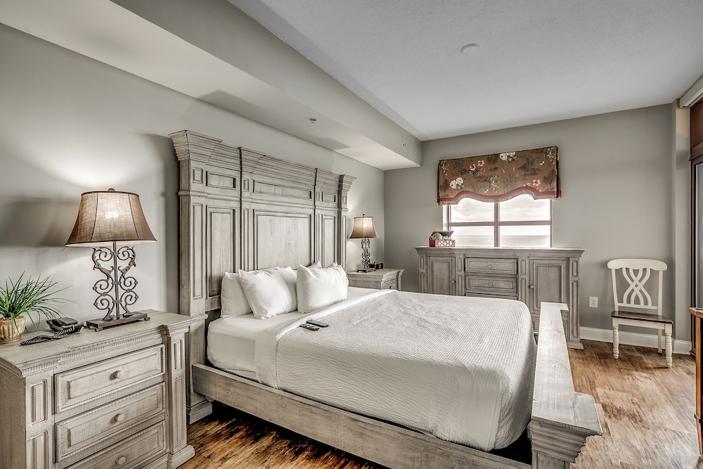 4 Bedrooms, Condo, Palm, Luxury, 2 King Beds, 3 Queen Beds, Ocean Front