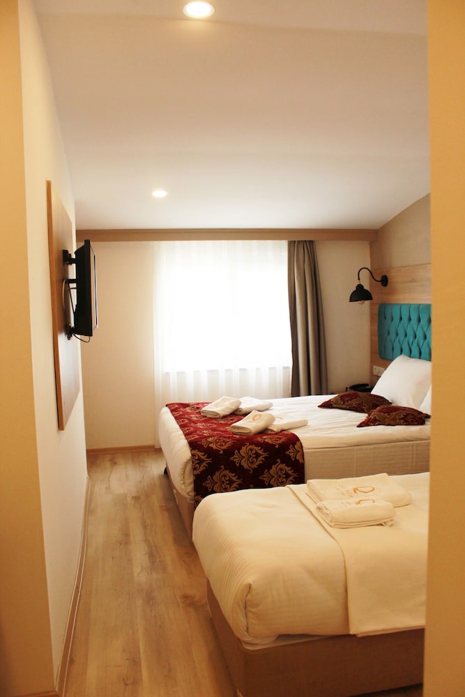 The Laila Hotel 40/54