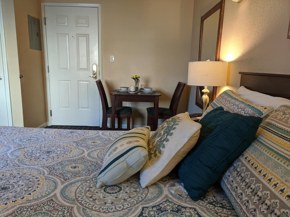 Athens Hotel Suites 53/69