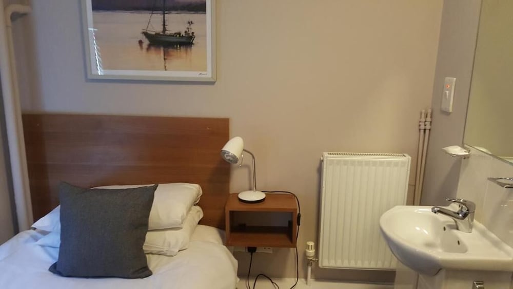 The York Hotel 48/49
