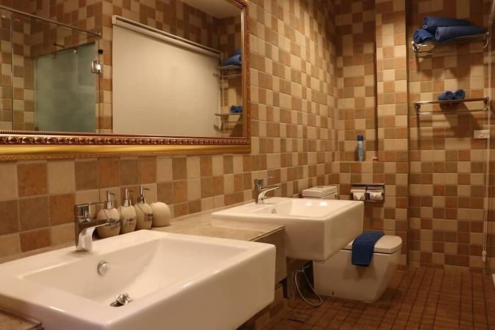 بنتهاوس بسرير كينج، Grandblue Resort 3/4