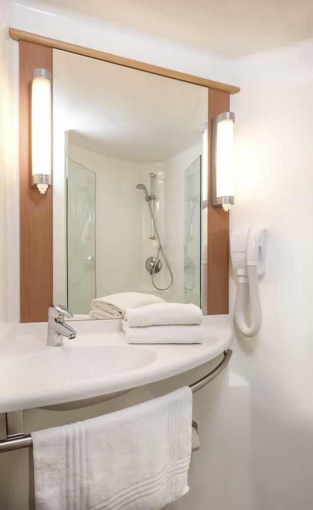 Hotel Ibis Friedrichshafen Airport Messe 69/70