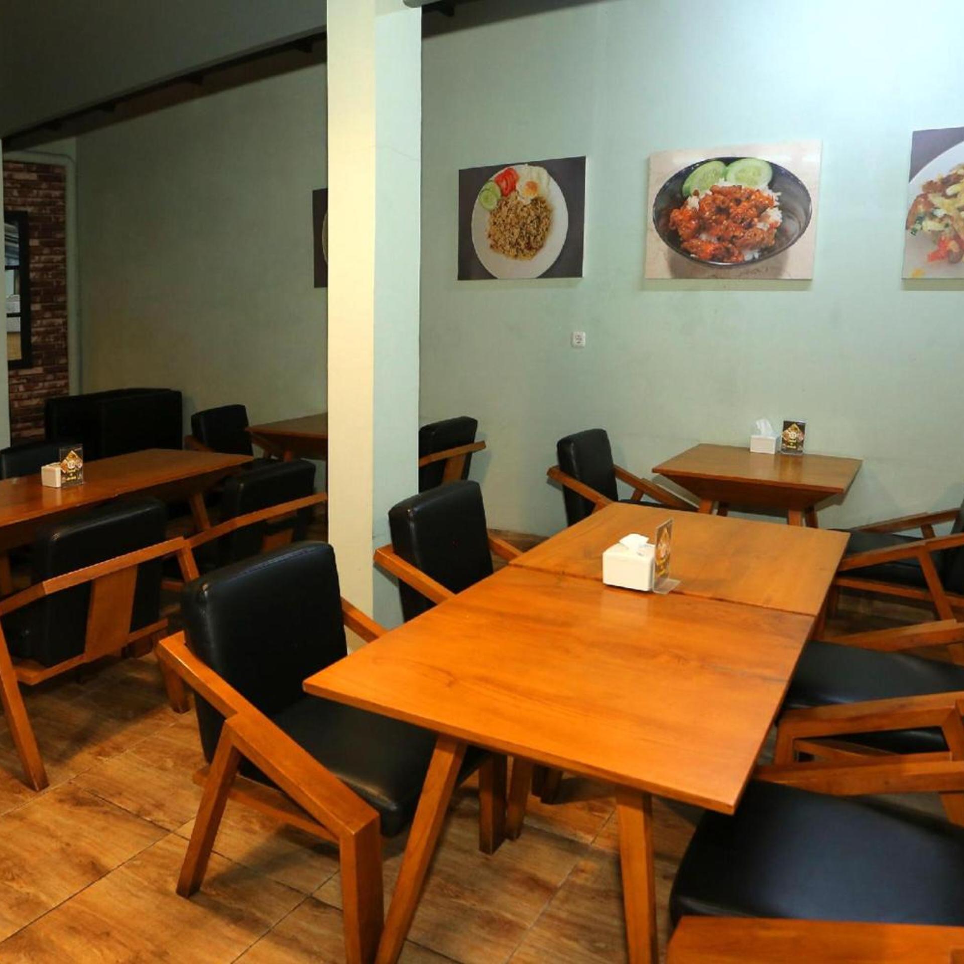 Super OYO Townhouse OAK Hotel Fiducia Pondok Gede 43/48