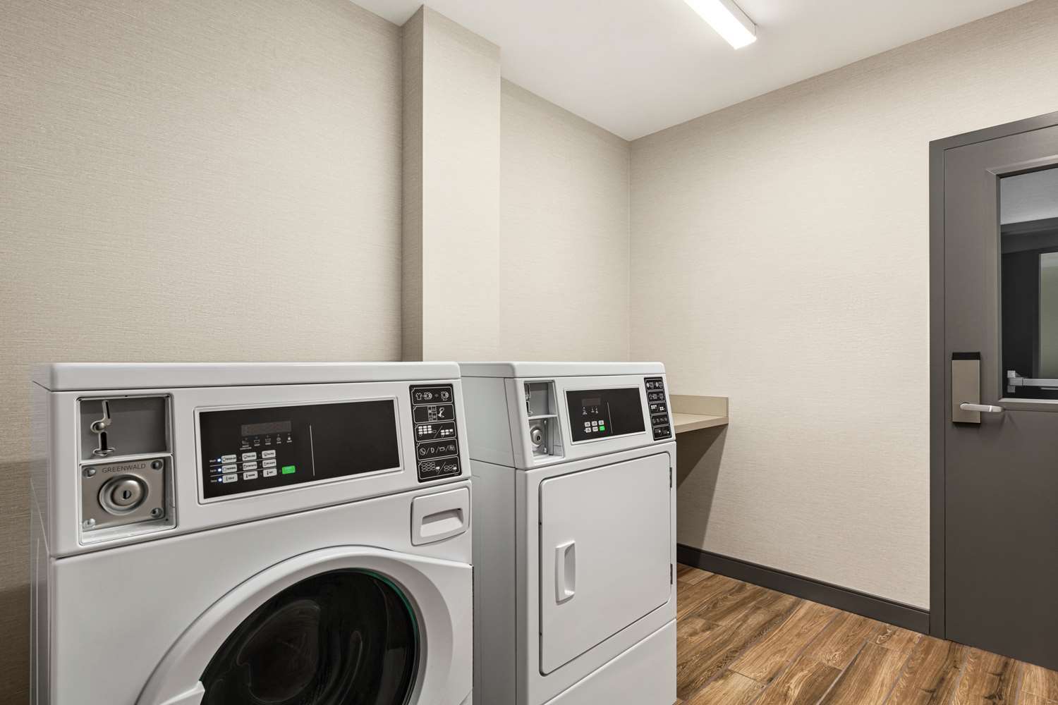 Hampton Inn & Suites Oroville 18/24