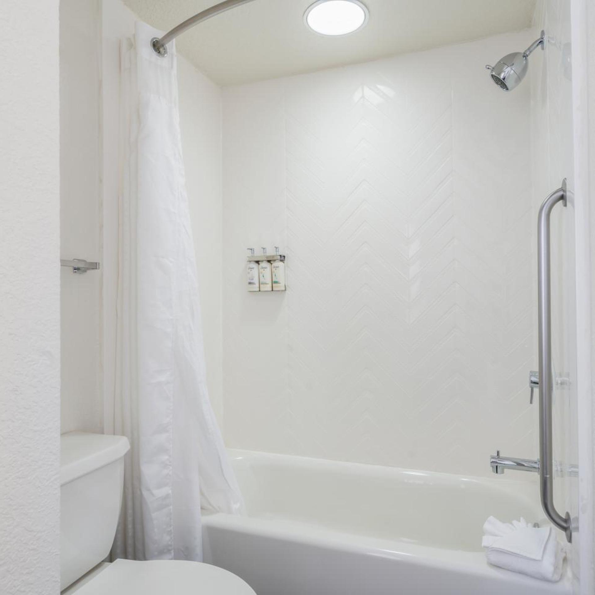 غرفة قياسية بسرير كينج، Holiday Inn Orlando Intl Drive - Conv Center 9/10