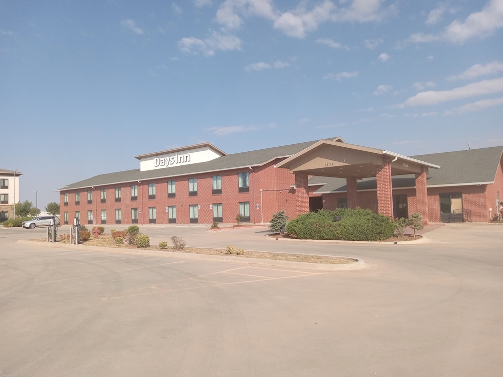 Days Inn by Wyndham Alva 1/24
