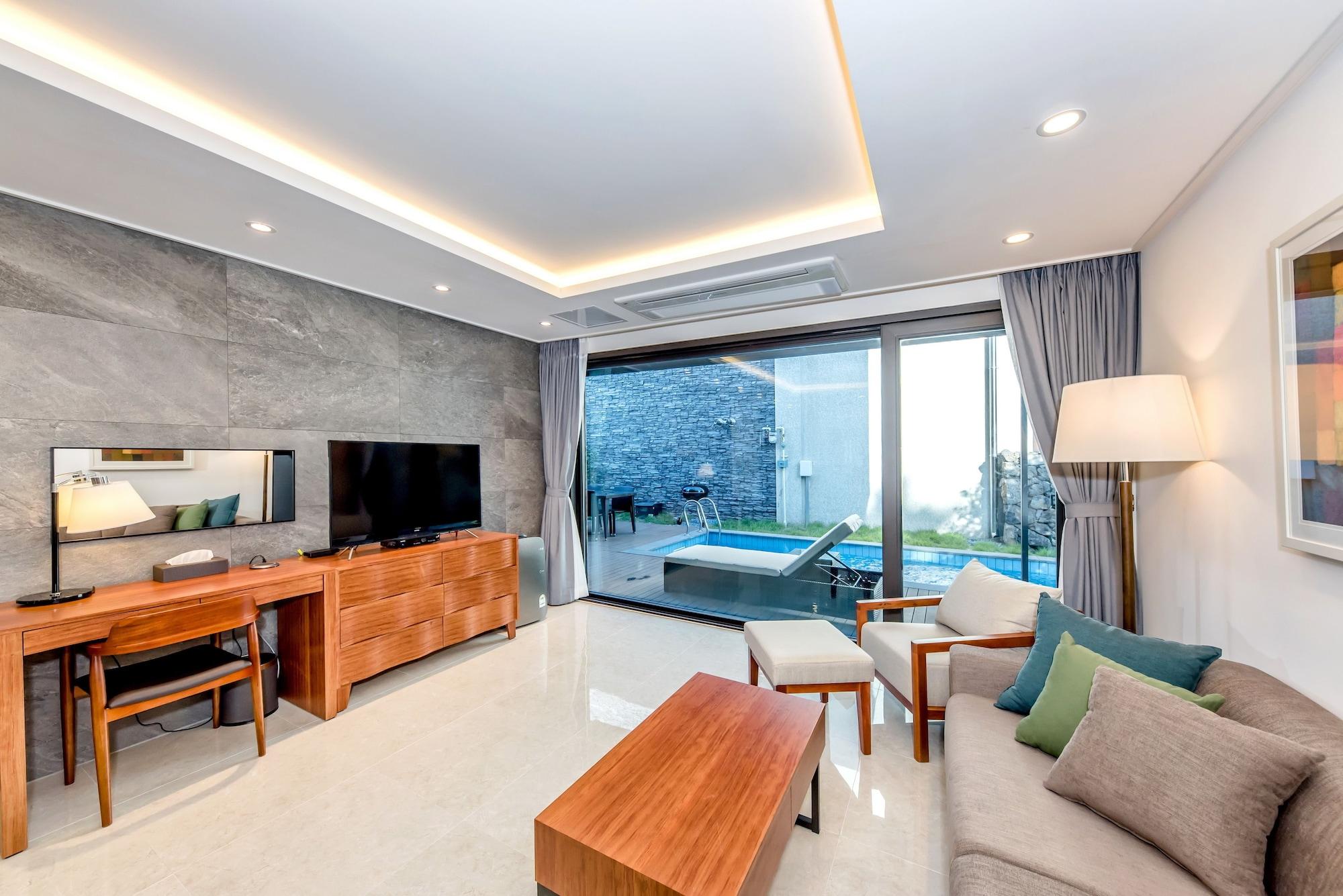 Arts Spa and Pool Villa 35/56