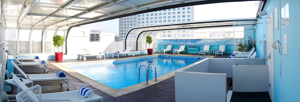 swimming pool spa
