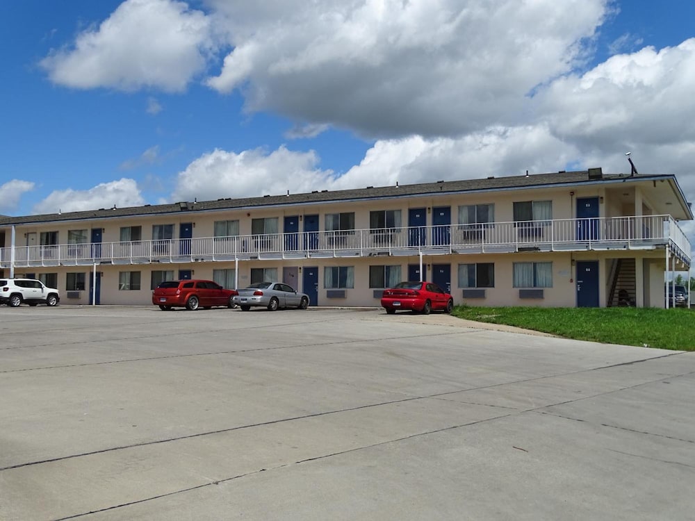 OYO Travellers Inn 2/39
