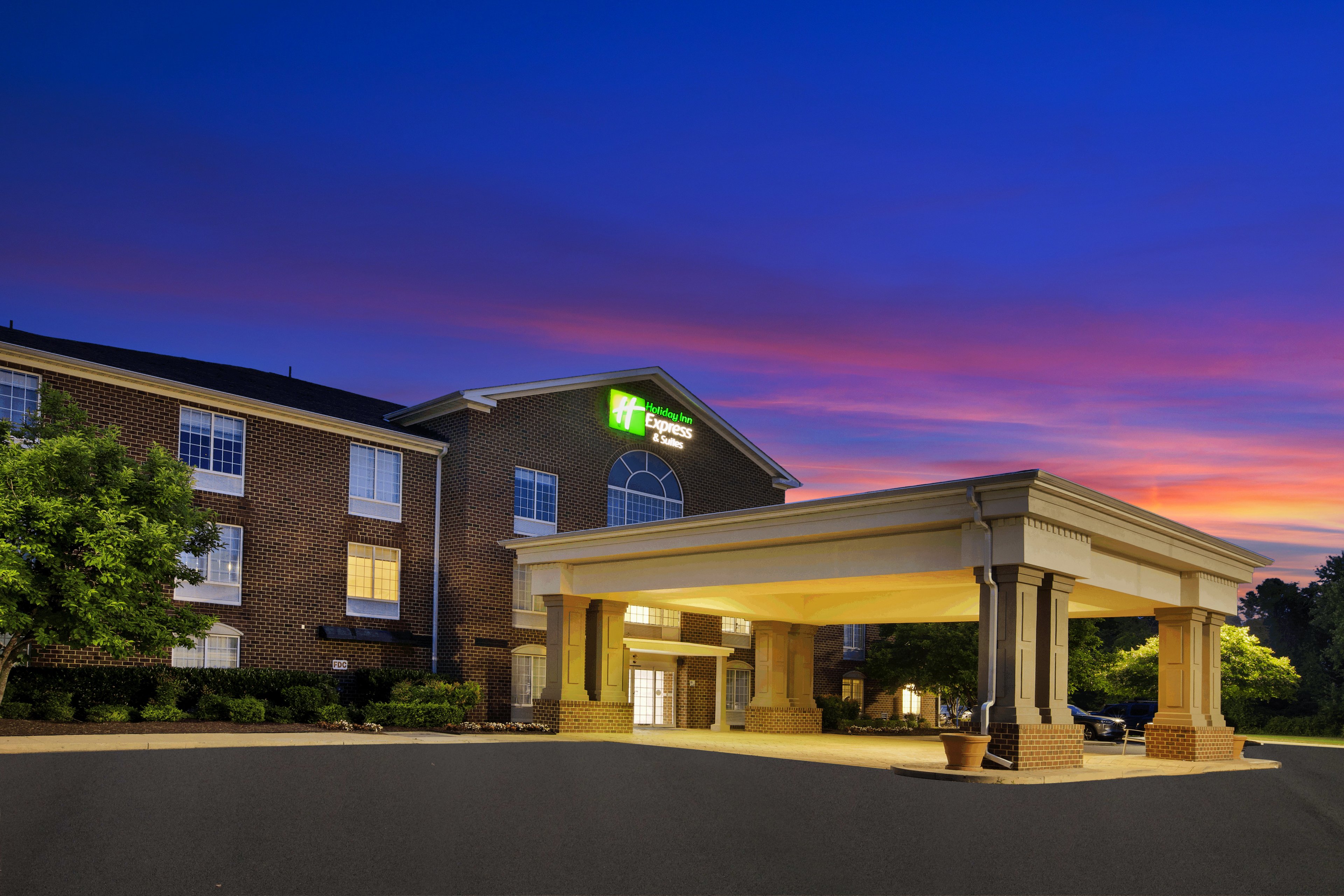 Holiday Inn Express Hotel & Suites Warrenton 1/30