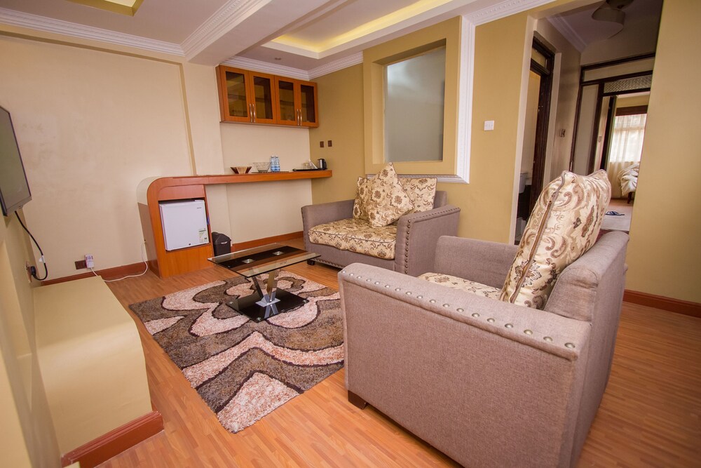 Hillcourt Resort Spa 54/76