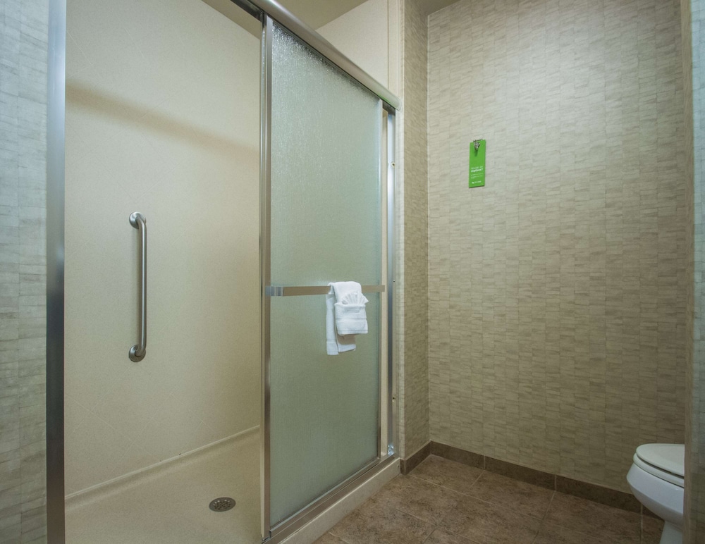 Hampton Inn Greenville, NC 24/81