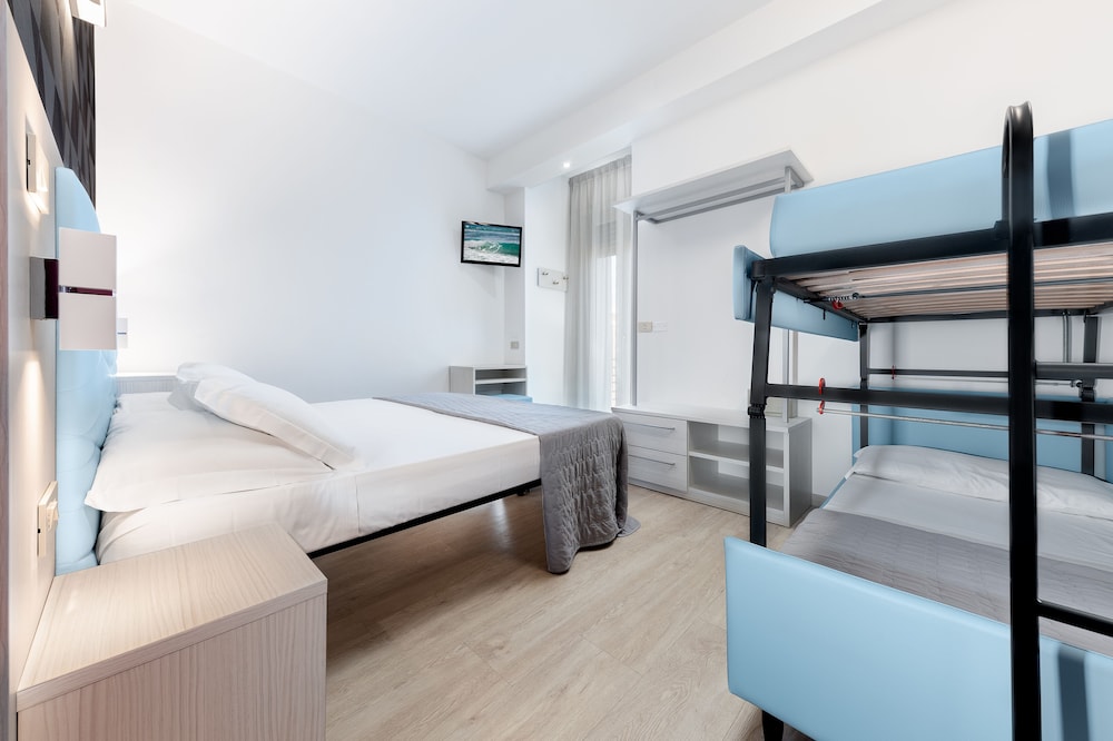 Hotel Eiffel 16/50