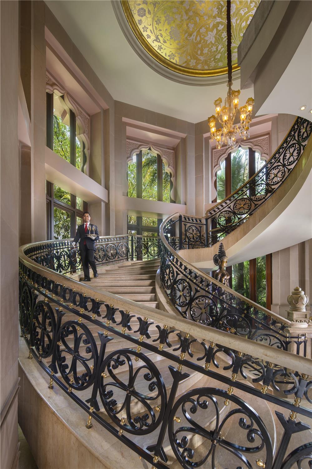 The Leela Palace Bengaluru 13/81