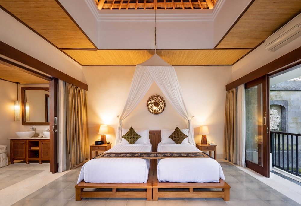 2 Bedrooms, Royal, Pool, River, Villa, 1 Double and 1 Single Bed