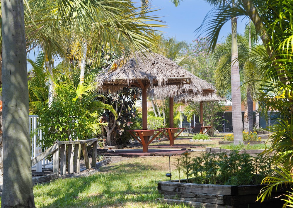Warm Mineral Springs Motel 36/45