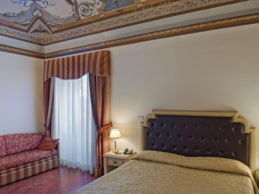 Manganelli Palace 23/31