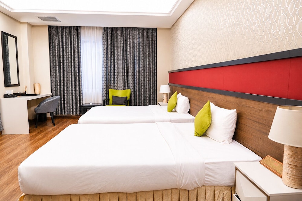 Savan Resorts 24/69