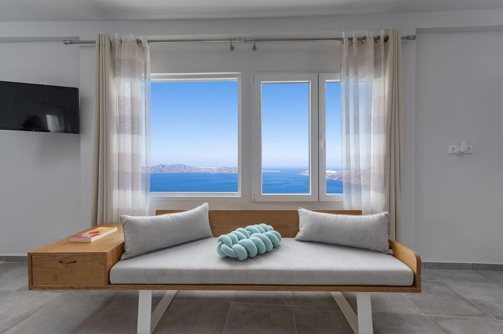 Gizis Cliffside Suites 18/50
