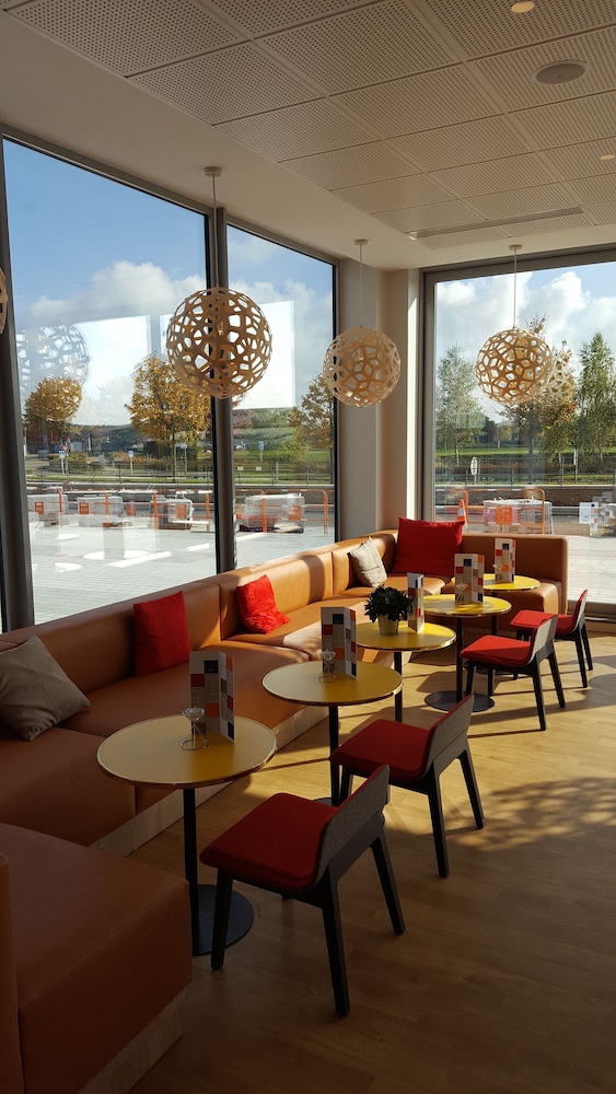 Ibis Styles Guyancourt Versailles 53/69
