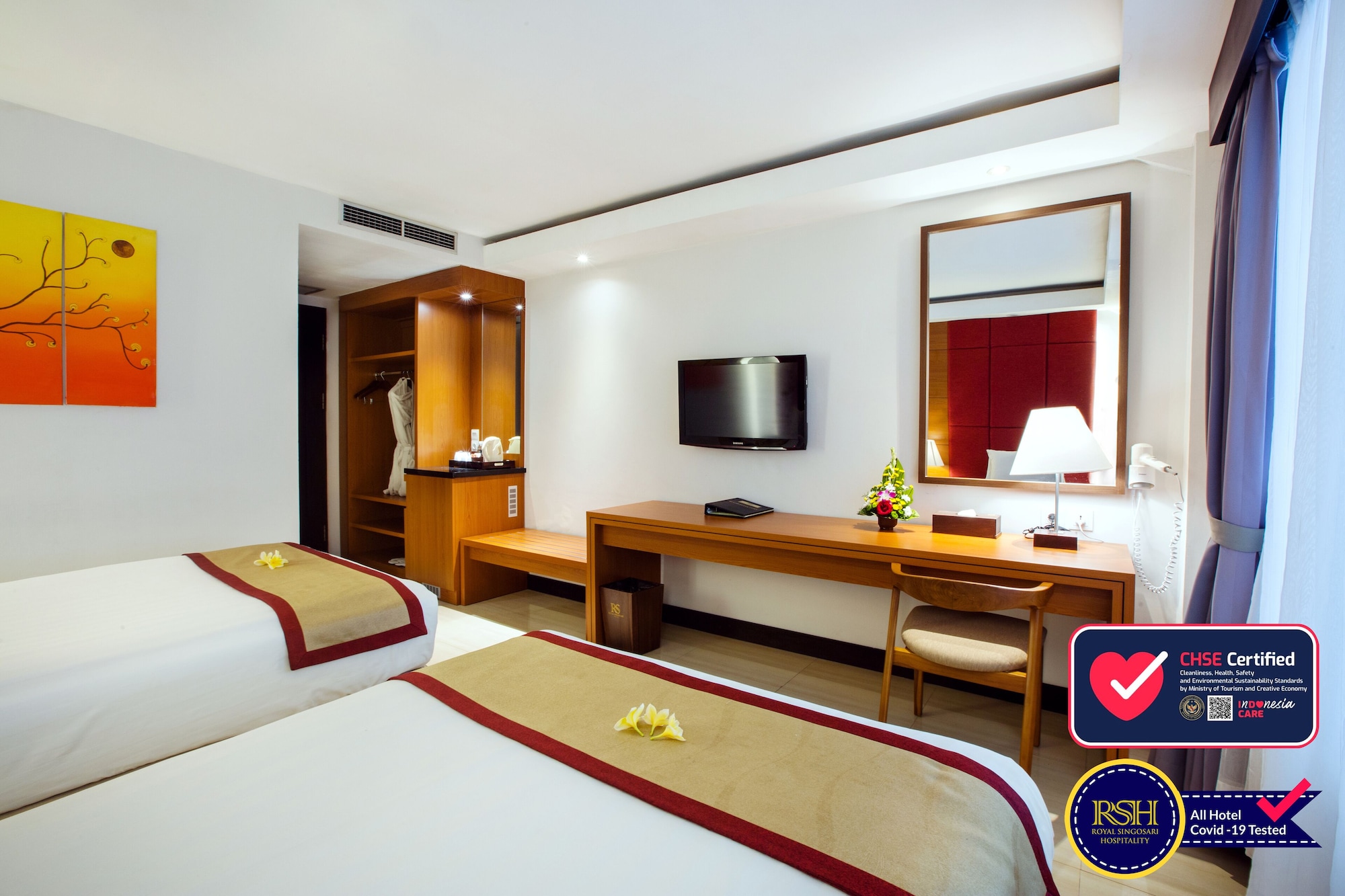 DELUXE, TWIN BEDS, NO VIEW